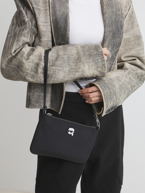 Женская сумка KARL LAGERFELD ikon nylon shoulder pouch, Артикул A1W32038, черный | 4349524. Ракурс 2 Женская сумка KARL LAGERFELD ikon nylon shoulder pouch, Артикул A1W32038, черный | 4349524. Ракурс 2