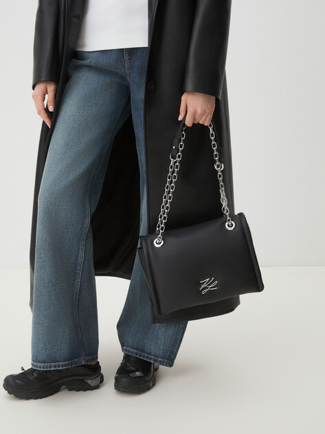 Женская сумка через плечо KARL LAGERFELD k/autograph sp puffy shb, Артикул A1W30173, черный | 4350781. Ракурс 2 Женская сумка через плечо KARL LAGERFELD k/autograph sp puffy shb, Артикул A1W30173, черный | 4350781. Ракурс 2
