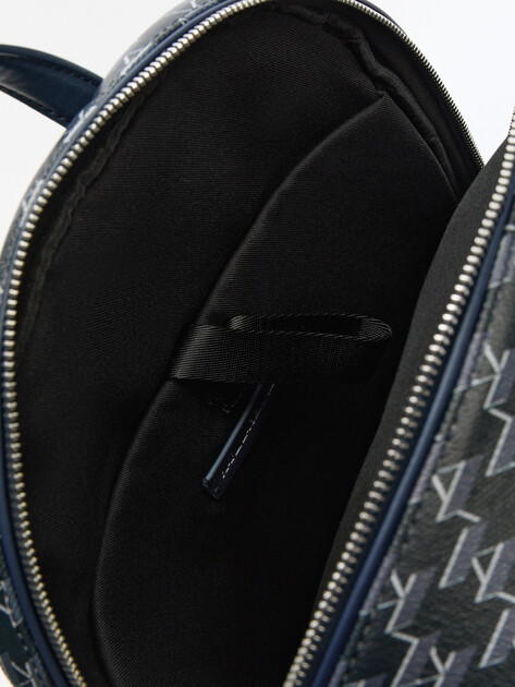 Женский рюкзак KARL LAGERFELD k/voyage backpack, Артикул A1W30188, темно-синий | 4352193. Ракурс 5 Женский рюкзак KARL LAGERFELD k/voyage backpack, Артикул A1W30188, темно-синий | 4352193. Ракурс 5
