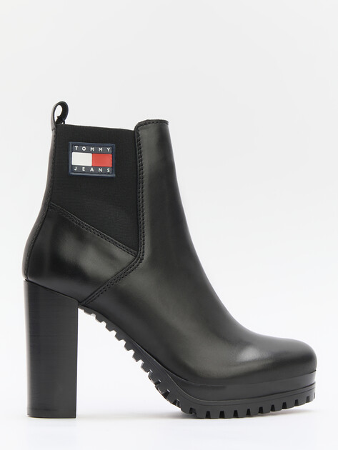 Ботильоны TOMMY JEANS TJW NEW ESS HIGH HEEL BOOT, Артикул EN0EN02439, черный | 4353592. Ракурс 3 Ботильоны TOMMY JEANS TJW NEW ESS HIGH HEEL BOOT, Артикул EN0EN02439, черный | 4353592. Ракурс 3