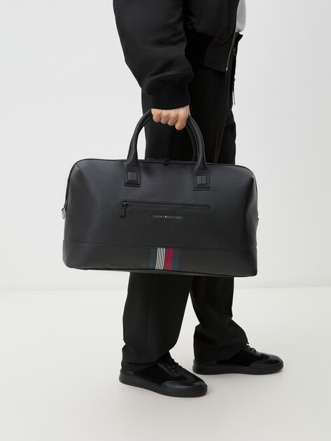 Мужская дорожная сумка TOMMY HILFIGER TH TRANSIT DUFFLE, Артикул AM0AM12485, черный | 4357152. Ракурс 2 Мужская дорожная сумка TOMMY HILFIGER TH TRANSIT DUFFLE, Артикул AM0AM12485, черный | 4357152. Ракурс 2