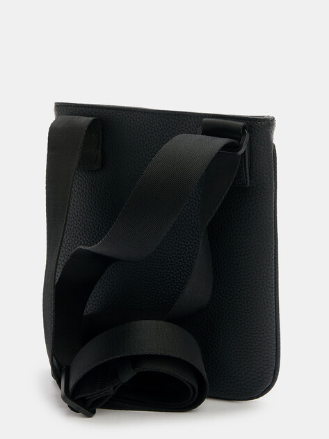 Мужская сумка  TOMMY HILFIGER ESSENTIAL PU MINI CROSSOVER, Артикул AM0AM09505, черный | 4357155. Ракурс 4