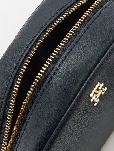 Женская сумка через плечо кросс-боди TOMMY HILFIGER TH FRESH CAMERA BAG, Артикул AW0AW16682, темно-синий | 4357292. Ракурс 5