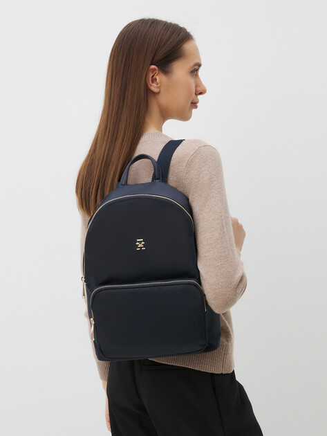 Женский рюкзак TOMMY HILFIGER POPPY TH BACKPACK, Артикул AW0AW15641, темно-синий | 4357354. Ракурс 2 Женский рюкзак TOMMY HILFIGER POPPY TH BACKPACK, Артикул AW0AW15641, темно-синий | 4357354. Ракурс 2