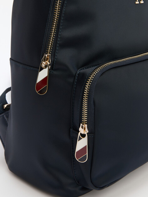 Женский рюкзак TOMMY HILFIGER POPPY TH BACKPACK, Артикул AW0AW15641, темно-синий | 4357354. Ракурс 3 Женский рюкзак TOMMY HILFIGER POPPY TH BACKPACK, Артикул AW0AW15641, темно-синий | 4357354. Ракурс 3