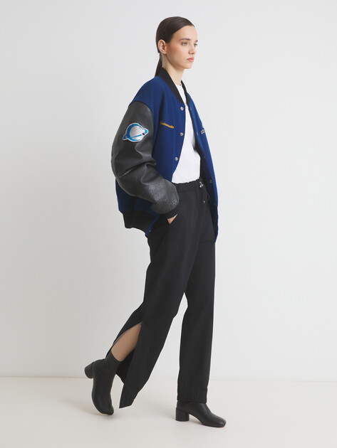 Женские прямые брюки MO5CH1NO JEANS HIKING, Артикул 0303 SS25, черный | 4359950. Ракурс 2 Женские прямые брюки MO5CH1NO JEANS HIKING, Артикул 0303 SS25, черный | 4359950. Ракурс 2