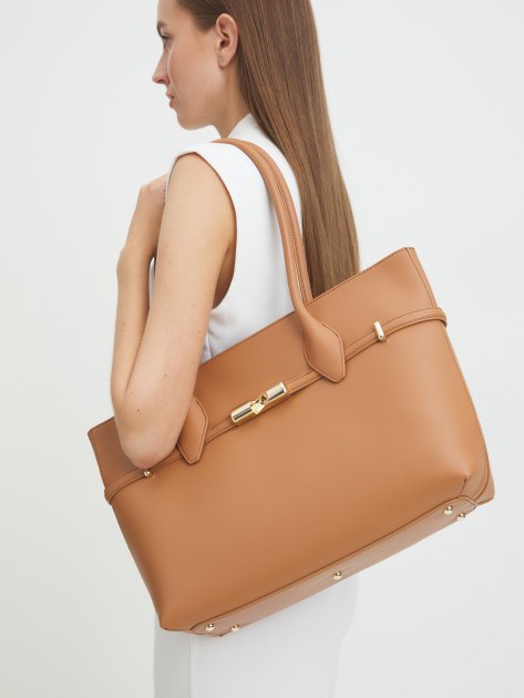Женский тоут FURLA, Артикул FURLA GOCCIA L TOTE, карамельный | 4363965. Ракурс 2