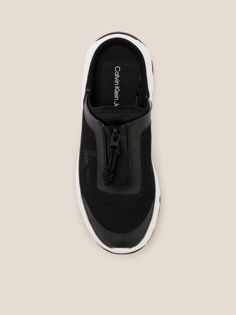 Женские кроссовки без задника CALVIN KLEIN JEANS, Артикул SELA 5C, черный | 4364525. Ракурс 4 Женские кроссовки без задника CALVIN KLEIN JEANS, Артикул SELA 5C, черный | 4364525. Ракурс 4