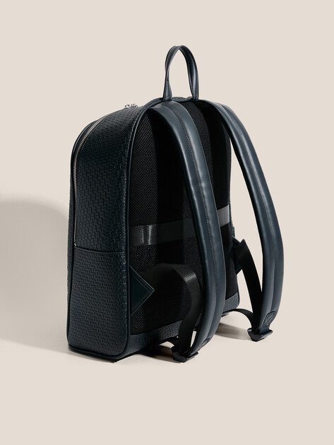 Мужской рюкзак ARMANI EXCHANGE ELBA, Артикул XM000156, темно-синий | 4368196. Ракурс 3 Мужской рюкзак ARMANI EXCHANGE ELBA, Артикул XM000156, темно-синий | 4368196. Ракурс 3