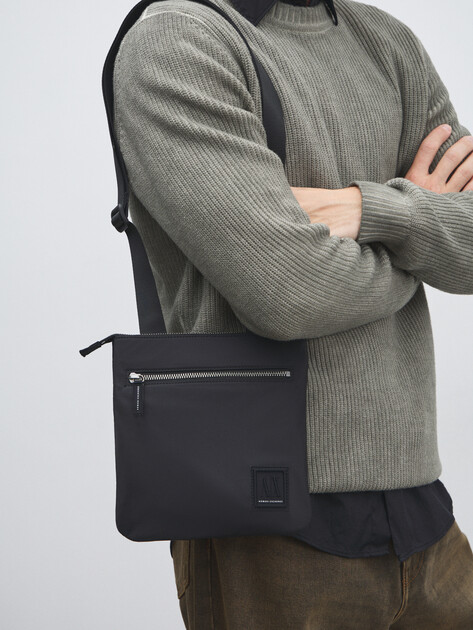 Мужская сумка ARMANI EXCHANGE, Артикул XM000105, черный | 4368617. Ракурс 5 Мужская сумка ARMANI EXCHANGE, Артикул XM000105, черный | 4368617. Ракурс 5