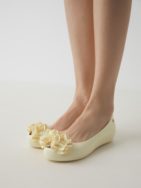 Женские ароматизированные балетки MELISSA ULTRAGIRL SPRINGTIME AD, Артикул 35706, молочно-бежевый | 4393339. Ракурс 2 Женские ароматизированные балетки MELISSA ULTRAGIRL SPRINGTIME AD, Артикул 35706, молочно-бежевый | 4393339. Ракурс 2