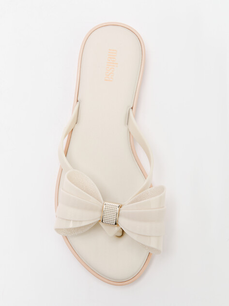 Женские ароматизированные вьетнамки MELISSA FLIP FLOP SLIM V, Артикул 35748, молочно-бежевый | 4393469. Ракурс 5 Женские ароматизированные вьетнамки MELISSA FLIP FLOP SLIM V, Артикул 35748, молочно-бежевый | 4393469. Ракурс 5