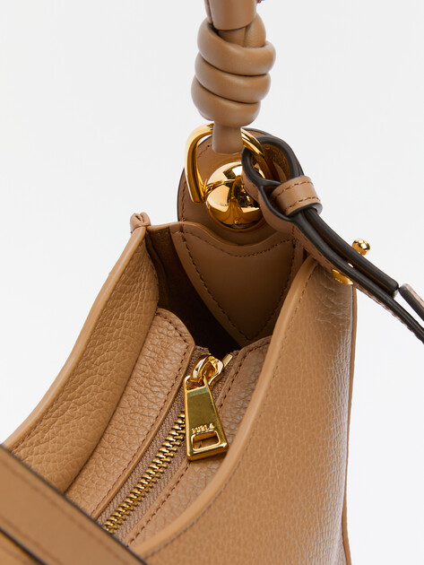 Женская сумка на плечо FURLA, Артикул FURLA SFERA S HOBO, темно-бежевый | 4399039. Ракурс 4