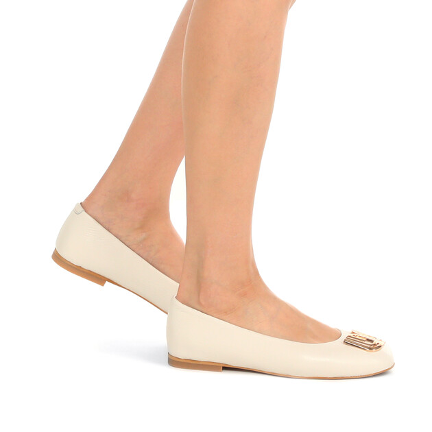 Балетки LR LORETTINI, Артикул 423-20-281-R, молочно-бежевый | 4425187. Ракурс 2