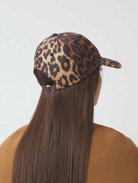 Женская бейсболка GUESS BASEBALL CAP, Артикул AW5320POL01, леопардовый принт | 4450544. Ракурс 2 Женская бейсболка GUESS BASEBALL CAP, Артикул AW5320POL01, леопардовый принт | 4450544. Ракурс 2