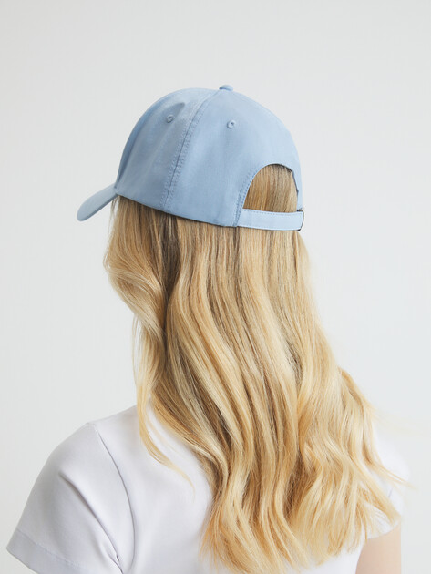 Женская бейсболка GUESS BASEBALL CAP, Артикул AW5283COT01, голубой | 4450611. Ракурс 2 Женская бейсболка GUESS BASEBALL CAP, Артикул AW5283COT01, голубой | 4450611. Ракурс 2
