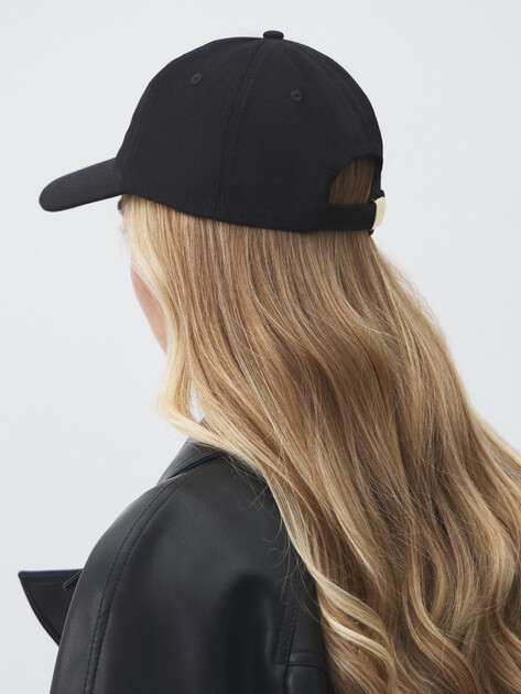 Женская бейсболка VERSACE JEANS COUTURE MIDDLE HAT, Артикул 78VAZK26, черный | 4459236. Ракурс 2