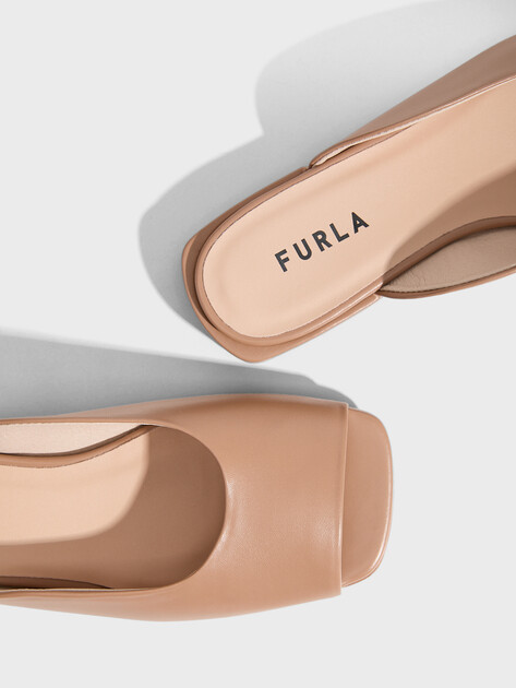 Женские мюли FURLA BLOCK, Артикул YJ95FBK, темно-бежевый | 4463609. Ракурс 3