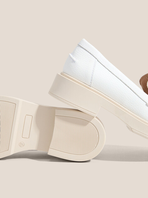 Женские лоферы FURLA LEGACY, Артикул YJ94FLG, белый | 4463753. Ракурс 3