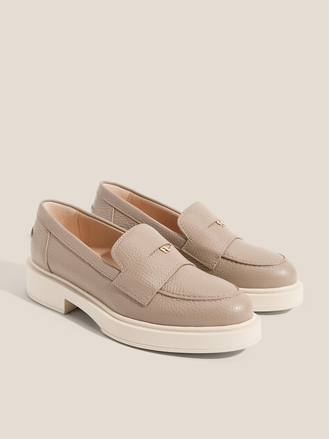 Женские лоферы FURLA LEGACY, Артикул YJ94FLG, серо-бежевый | 4463769. Ракурс 2