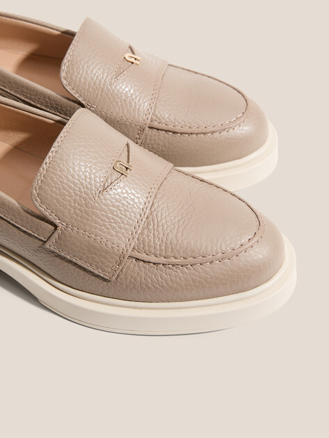 Женские лоферы FURLA LEGACY, Артикул YJ94FLG, серо-бежевый | 4463769. Ракурс 3