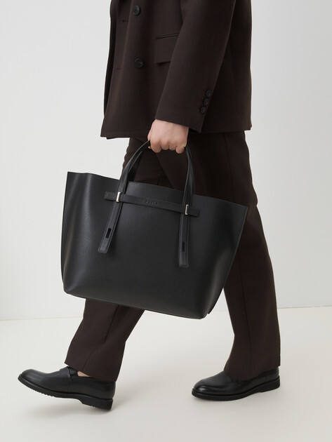 Мужская сумка на плечо FURLA, Артикул MAN GIOVE L CASUAL TOTE, черный | 4476445. Ракурс 2