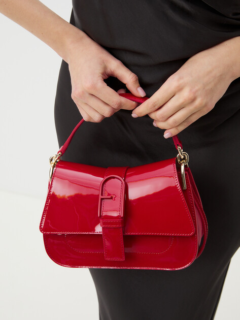 Женская сумка FURLA, Артикул FURLA FLOW MINI TOP HANDLE, рубиновый | 4478046. Ракурс 2 Женская сумка FURLA, Артикул FURLA FLOW MINI TOP HANDLE, рубиновый | 4478046. Ракурс 2