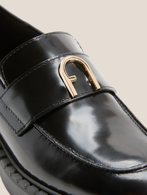 Женские лоферы FURLA NEW LEGACY, Артикул YJ81FNL, черный | 4488080. Ракурс 3 Женские лоферы FURLA NEW LEGACY, Артикул YJ81FNL, черный | 4488080. Ракурс 3