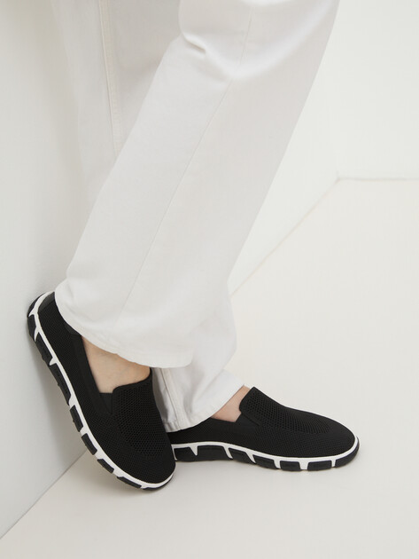 Женские слипоны TENDANCE, Артикул HC2413-3, черный | 4489695. Ракурс 2 Женские слипоны TENDANCE, Артикул HC2413-3, черный | 4489695. Ракурс 2