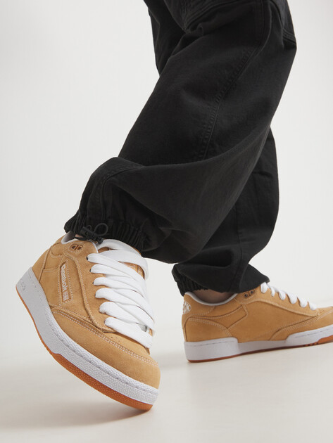 Женские кеды REEBOK CLUB C BULC CLN, Артикул CLUB C BULC CLN, темно-бежевый | 4493468. Ракурс 6 Женские кеды REEBOK CLUB C BULC CLN, Артикул CLUB C BULC CLN, темно-бежевый | 4493468. Ракурс 6