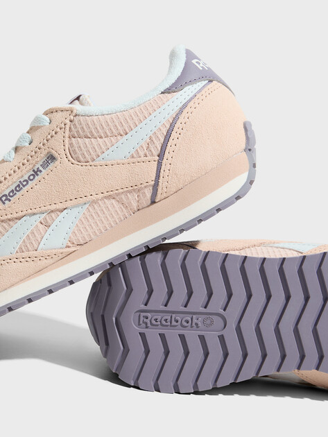 Женские кроссовки REEBOK CLASSIC AZ, Артикул CLASSIC AZ, светло-бежевый | 4494390. Ракурс 3