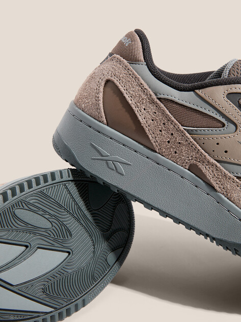 Кеды REEBOK ATR CHILL 96, Артикул ATR CHILL 96, серо-коричневый | 4495076. Ракурс 3