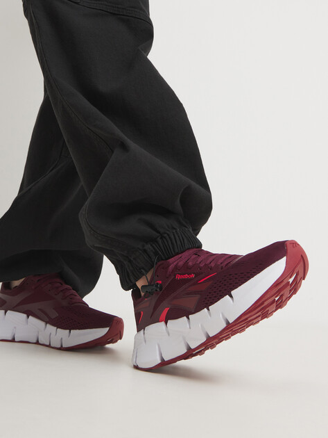 Женские кроссовки REEBOK ZIG DYNAMICA 6, Артикул ZIG DYNAMICA 6, темно-бордовый | 4495467. Ракурс 6 Женские кроссовки REEBOK ZIG DYNAMICA 6, Артикул ZIG DYNAMICA 6, темно-бордовый | 4495467. Ракурс 6