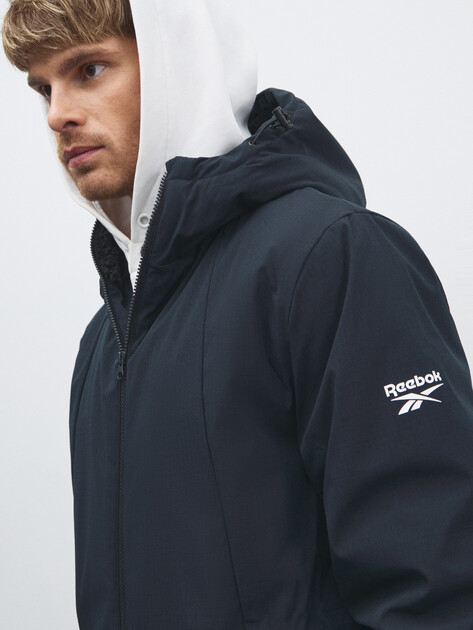 Мужской пуховик REEBOK Kods Parka, Артикул CN 10265, темно-синий | 4497870. Ракурс 3 Мужской пуховик REEBOK Kods Parka, Артикул CN 10265, темно-синий | 4497870. Ракурс 3