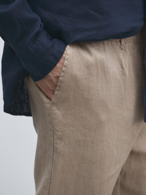 Мужские брюки MAISON DAVID, Артикул 2024-602K, серо-бежевый | 4506751. Ракурс 3 Мужские брюки MAISON DAVID, Артикул 2024-602K, серо-бежевый | 4506751. Ракурс 3