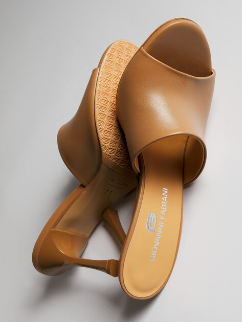 Мюли GIOVANNI FABIANI, Артикул S25391-А, светло-коричневый | 4517423. Ракурс 5