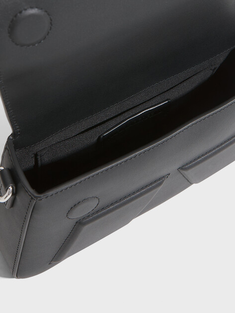 Женская сумка через плечо кросс-боди KARL LAGERFELD ikon/k soft webbing crossbody, Артикул A2W30198, черный | 4522326. Ракурс 4 Женская сумка через плечо кросс-боди KARL LAGERFELD ikon/k soft webbing crossbody, Артикул A2W30198, черный | 4522326. Ракурс 4