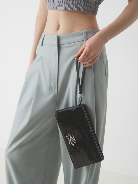 Клатч KARL LAGERFELD k/soiree autograph sequins, Артикул A2W30208, черный | 4526132. Ракурс 2 Клатч KARL LAGERFELD k/soiree autograph sequins, Артикул A2W30208, черный | 4526132. Ракурс 2