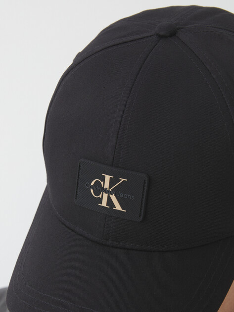 Мужская бейсболка CALVIN KLEIN JEANS TAGGED CAP, Артикул K50K511797, черный | 4526319. Ракурс 3 Мужская бейсболка CALVIN KLEIN JEANS TAGGED CAP, Артикул K50K511797, черный | 4526319. Ракурс 3