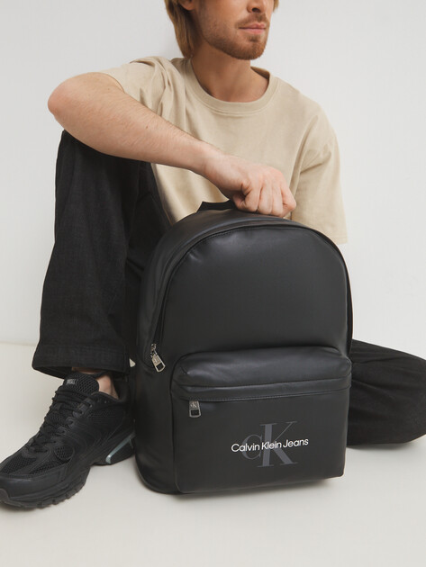 Мужской рюкзак CALVIN KLEIN JEANS MONOGRAM SOFT CAMPUS BP40, Артикул K50K512445, черный | 4526402. Ракурс 2 Мужской рюкзак CALVIN KLEIN JEANS MONOGRAM SOFT CAMPUS BP40, Артикул K50K512445, черный | 4526402. Ракурс 2
