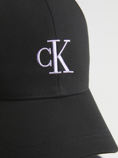 Женская бейсболка CALVIN KLEIN JEANS MONOGRAM EMBRO CAP, Артикул K60K612324, черный | 4526659. Ракурс 3 Женская бейсболка CALVIN KLEIN JEANS MONOGRAM EMBRO CAP, Артикул K60K612324, черный | 4526659. Ракурс 3