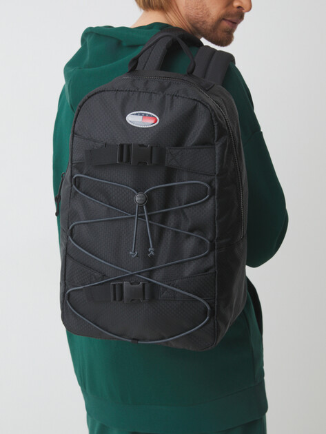 Мужской рюкзак TOMMY JEANS TJM SKATER BOY BACKPACK, Артикул AM0AM11650, черный | 4527161. Ракурс 2