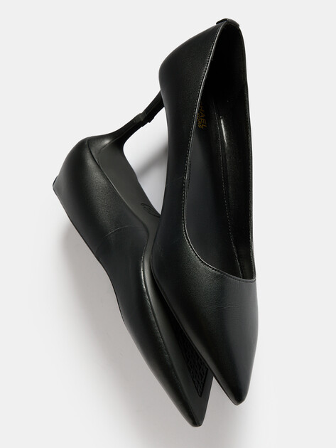 Женские туфли MICHAEL KORS ALINA FLEX KITTEN PUMP, Артикул 40R3ALMP1L(K), черный | 4527406. Ракурс 6 Женские туфли MICHAEL KORS ALINA FLEX KITTEN PUMP, Артикул 40R3ALMP1L(K), черный | 4527406. Ракурс 6