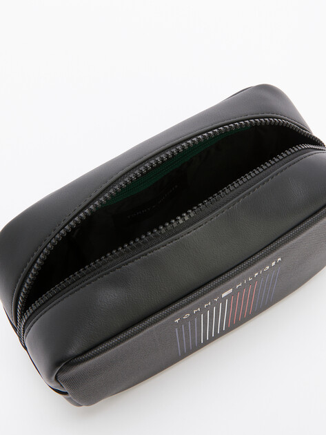 Мужская борсетка TOMMY HILFIGER TH FOUNDATION WASHBAG, Артикул AM0AM12642, черный | 4528294. Ракурс 5 Мужская борсетка TOMMY HILFIGER TH FOUNDATION WASHBAG, Артикул AM0AM12642, черный | 4528294. Ракурс 5
