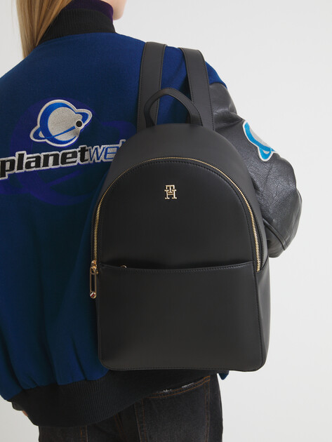 Женский рюкзак TOMMY HILFIGER TH FRESH BACKPACK, Артикул AW0AW16289, черный | 4533367. Ракурс 2