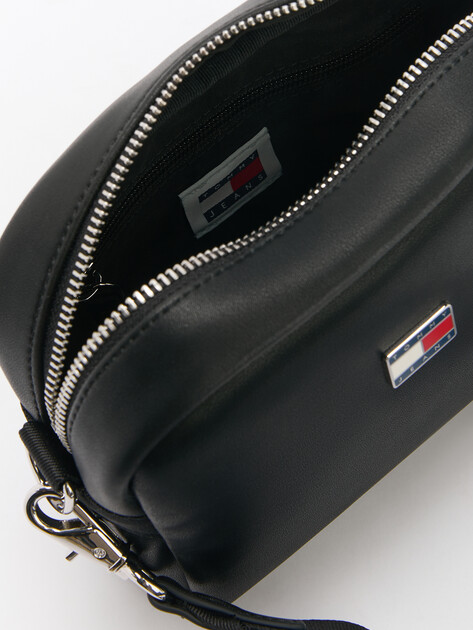 Кросс-боди TOMMY JEANS TJW ARCHIVE CAMERA BAG, Артикул AW0AW16505, черный | 4533747. Ракурс 5