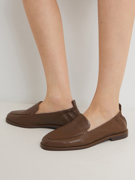 Женские лоферы TENDANCE, Артикул GLC8569-01, коричневый | 4540677. Ракурс 2 Женские лоферы TENDANCE, Артикул GLC8569-01, коричневый | 4540677. Ракурс 2