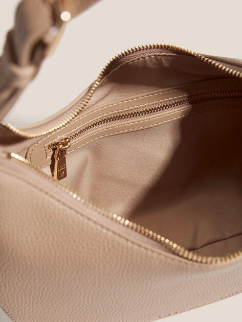 Женская сумка LOVE MOSCHINO GIANT, Артикул JC4018PP SS24, бежевый | 4560998. Ракурс 4 Женская сумка LOVE MOSCHINO GIANT, Артикул JC4018PP SS24, бежевый | 4560998. Ракурс 4