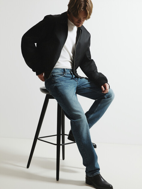 Мужские джинсы GUESS FINNLEY, Артикул M5RAS2D5KO1, голубой | 4566045. Ракурс 5