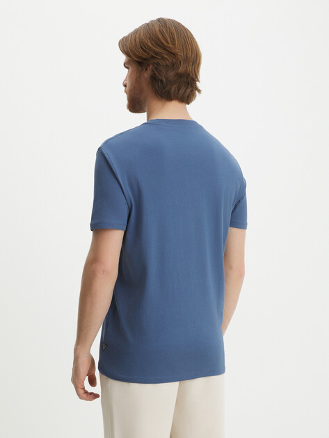 Мужская футболка GUESS SS BSC CLASSIC QUATTRO G TEE, Артикул M5RI59K9RM1, синий | 4568100. Ракурс 4